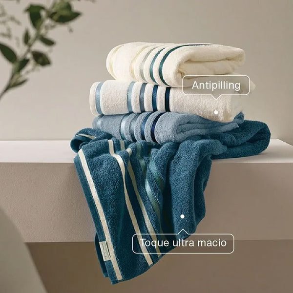 Toalha de banho Karsten Fio Penteado Lumina 70cm x140cm Branco/Azul