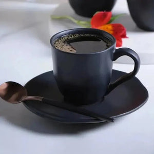 Xícara de Café Orgânico Preto Matte Com Pires Porto Brasil