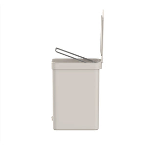 Lixeira com pedal Ou 12L Linha Trium